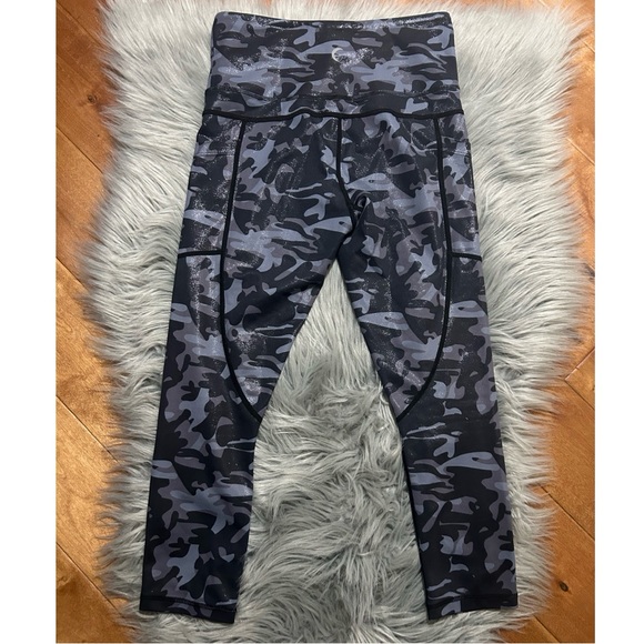 Zyia Active Camo Metallic Pocket Light n Tight Hi-Rise Leggings Size 4 - Picture 5 of 7